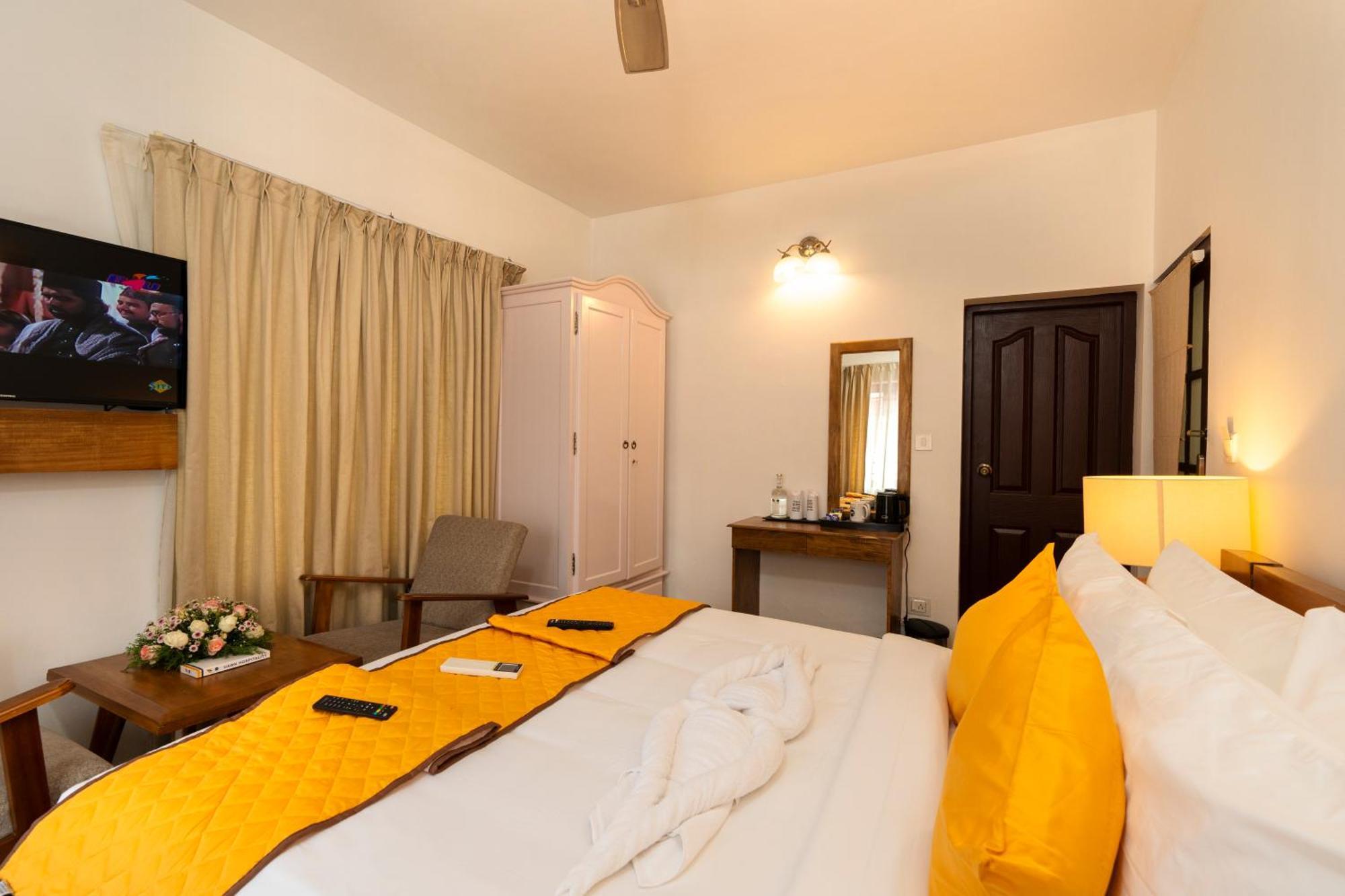 Solo Inn By Hawk Hospitality Kochi Bagian luar foto