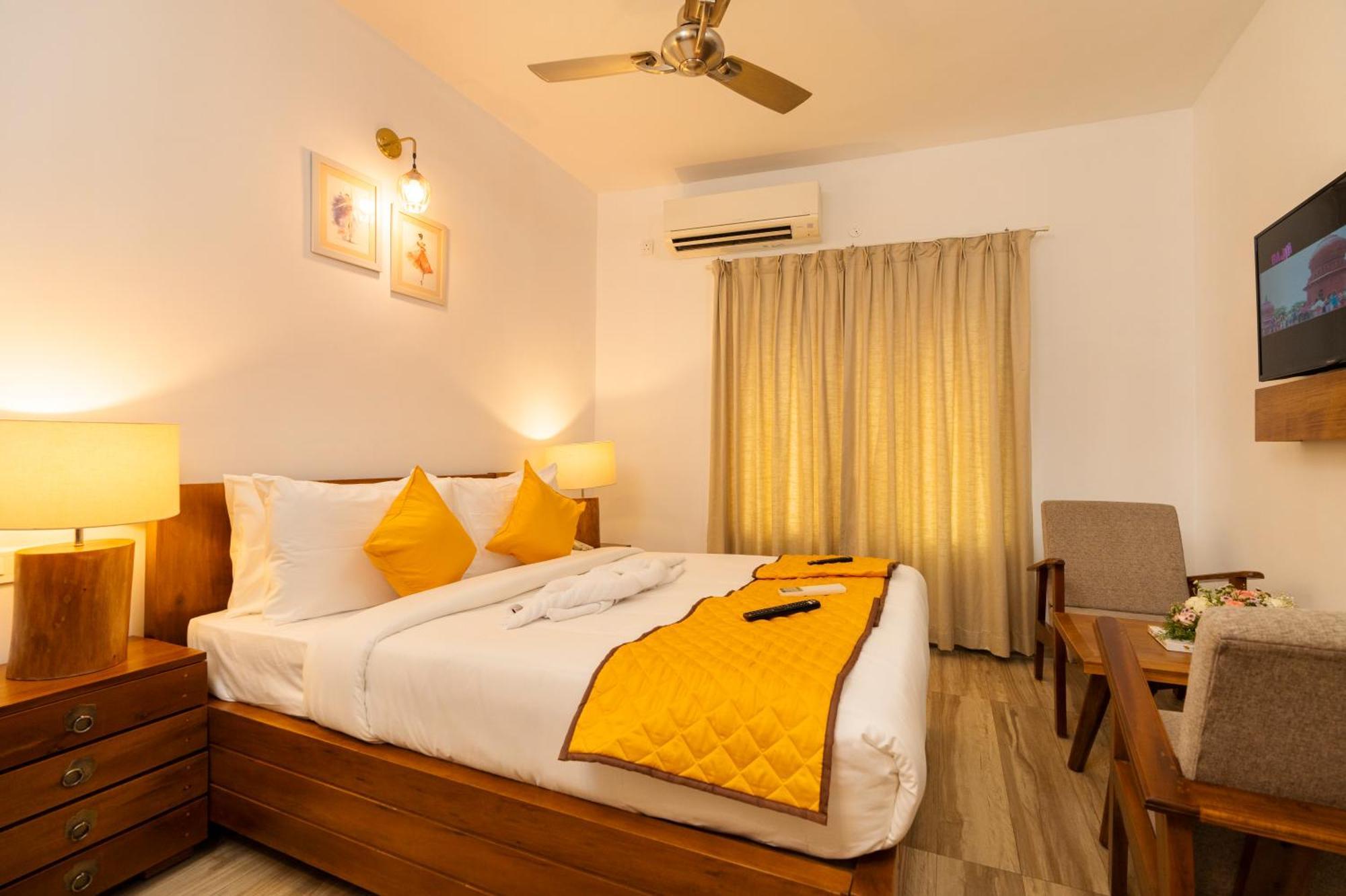 Solo Inn By Hawk Hospitality Kochi Bagian luar foto