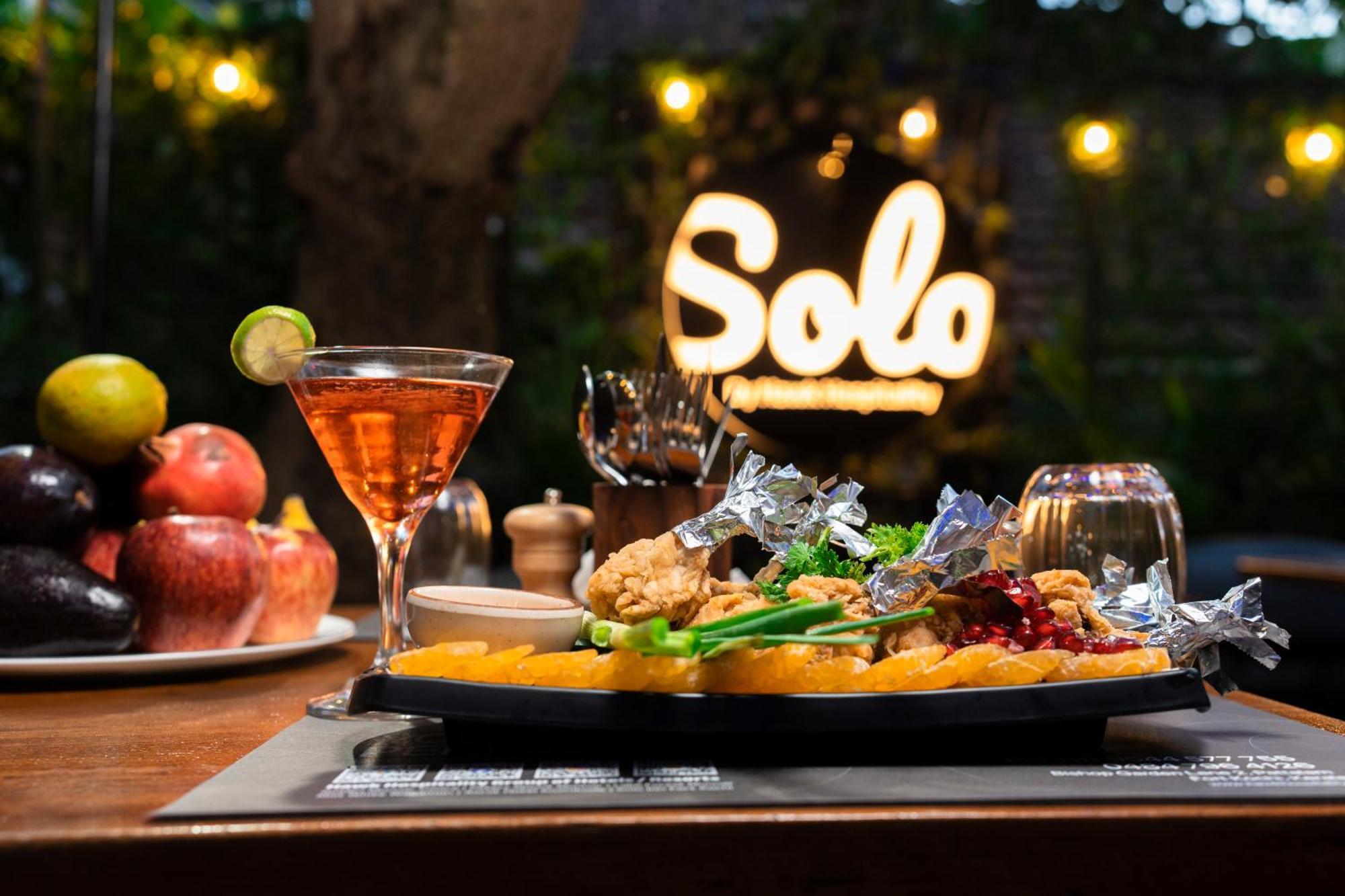 Solo Inn By Hawk Hospitality Kochi Bagian luar foto