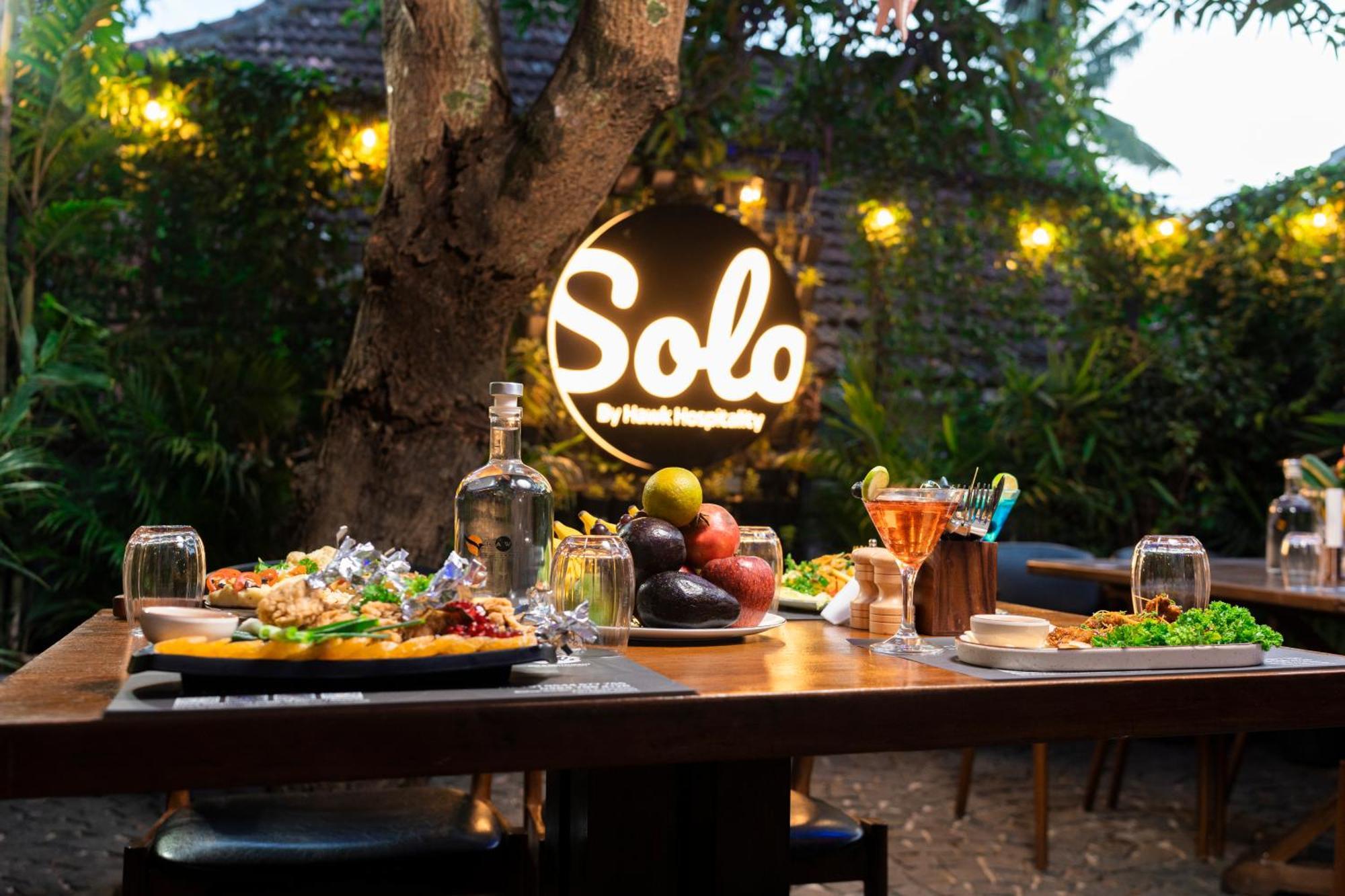 Solo Inn By Hawk Hospitality Kochi Bagian luar foto