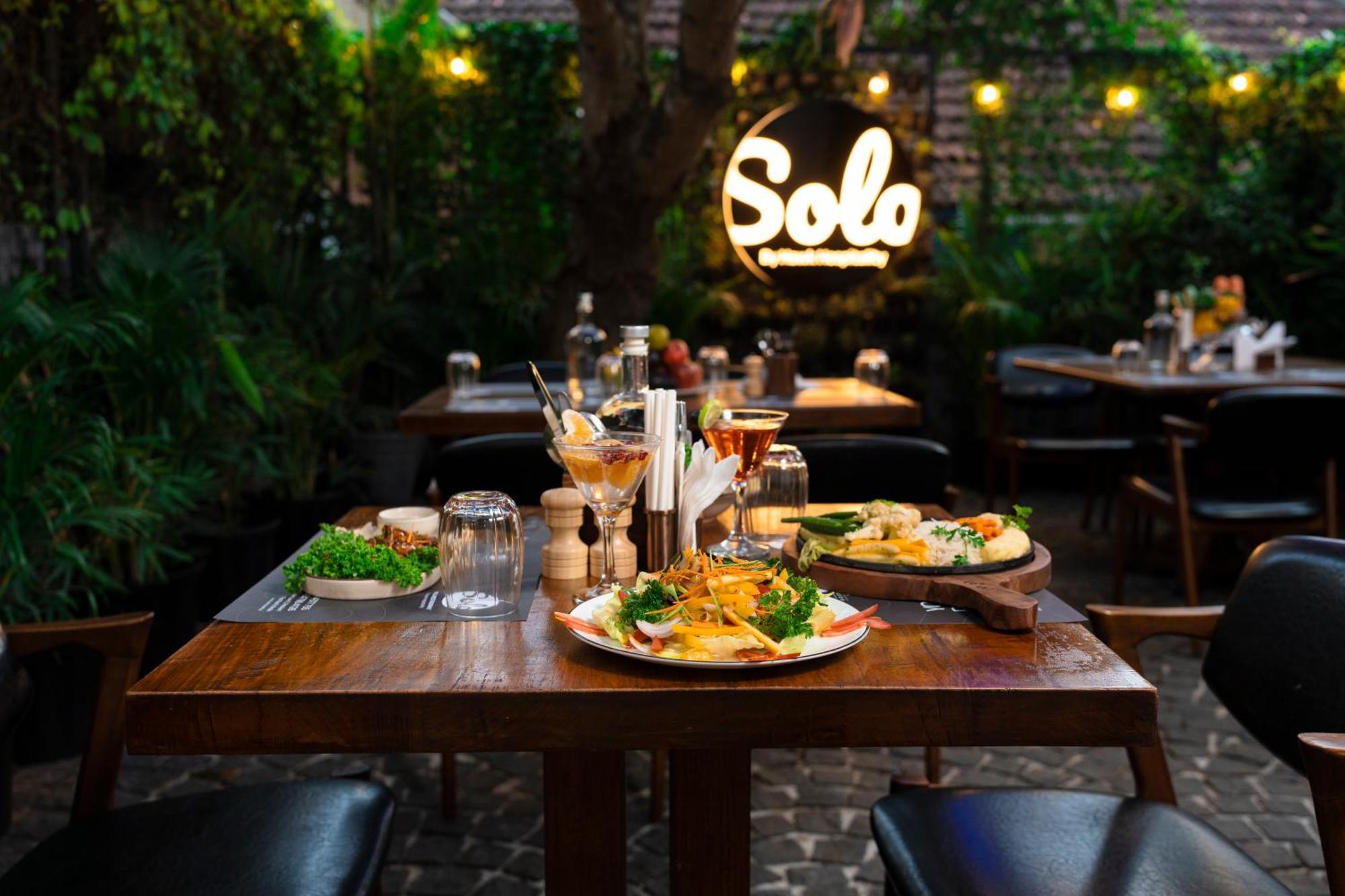 Solo Inn By Hawk Hospitality Kochi Bagian luar foto