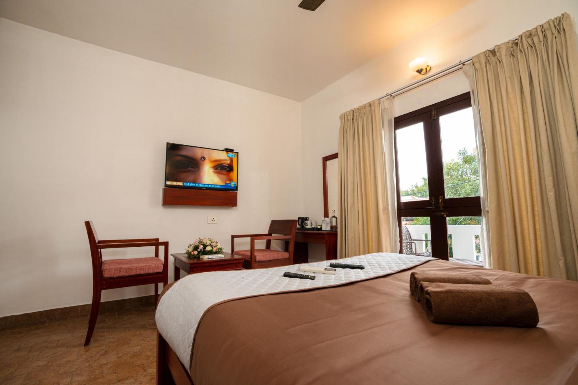 Solo Inn By Hawk Hospitality Kochi Bagian luar foto
