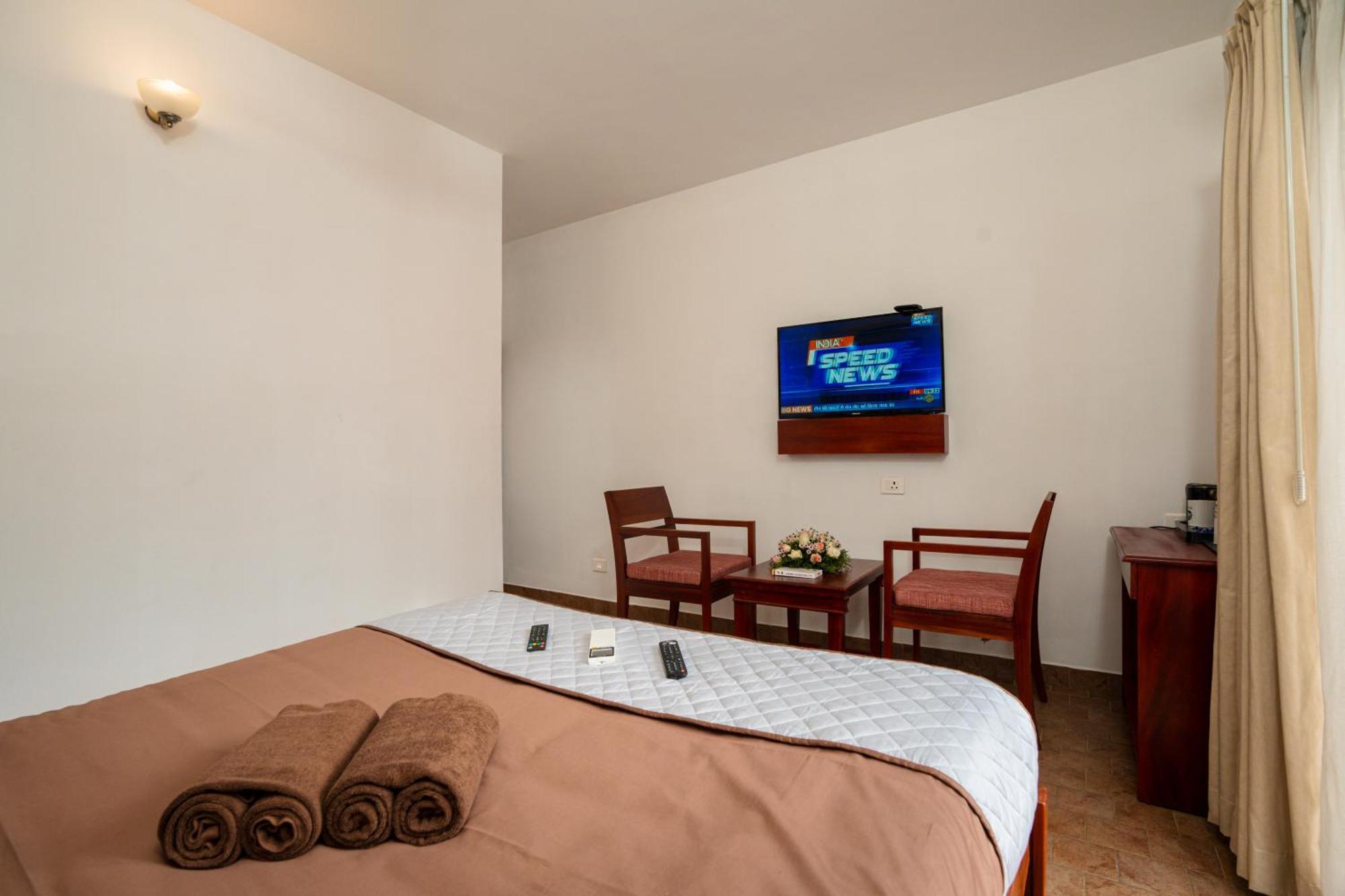 Solo Inn By Hawk Hospitality Kochi Bagian luar foto