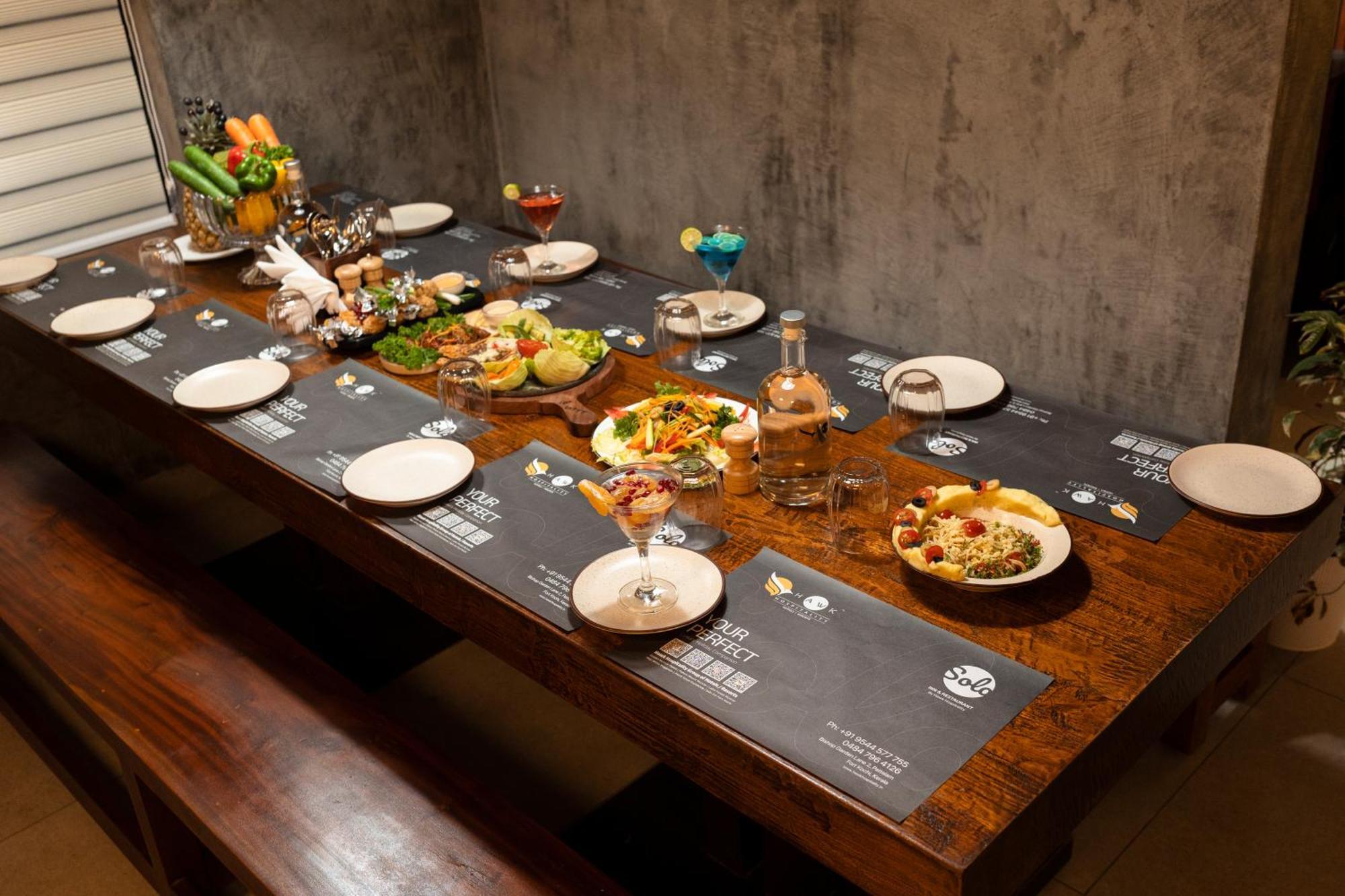 Solo Inn By Hawk Hospitality Kochi Bagian luar foto