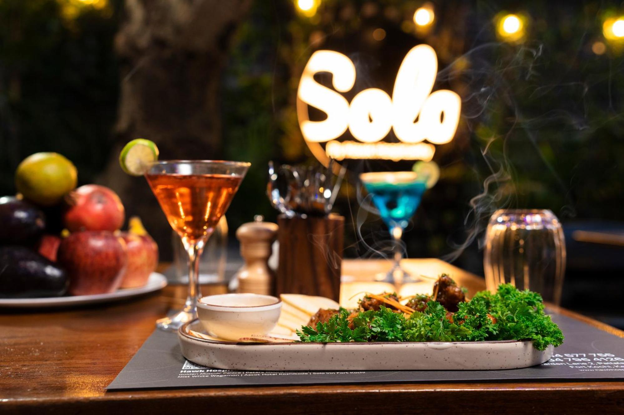 Solo Inn By Hawk Hospitality Kochi Bagian luar foto